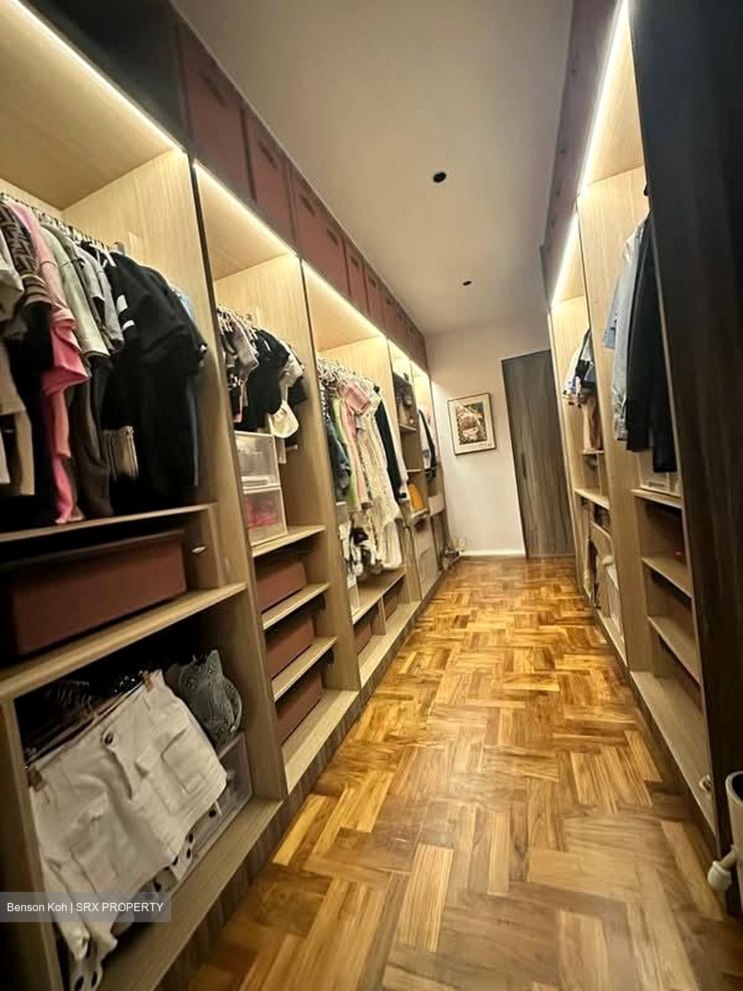 Townhouse Apartments (D9), Apartment #569614341